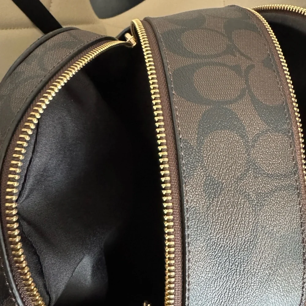 Coach Backpack - Picture 4 of 7